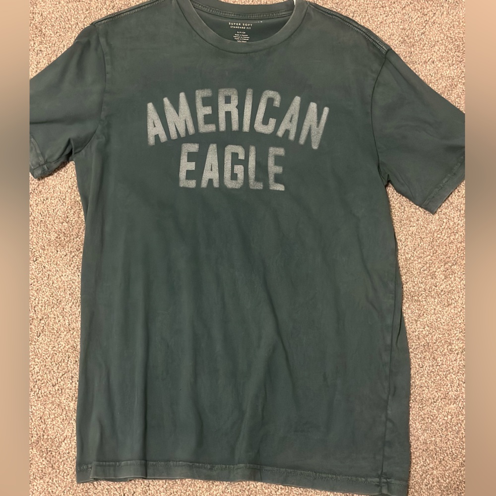 American Eagle t shirt